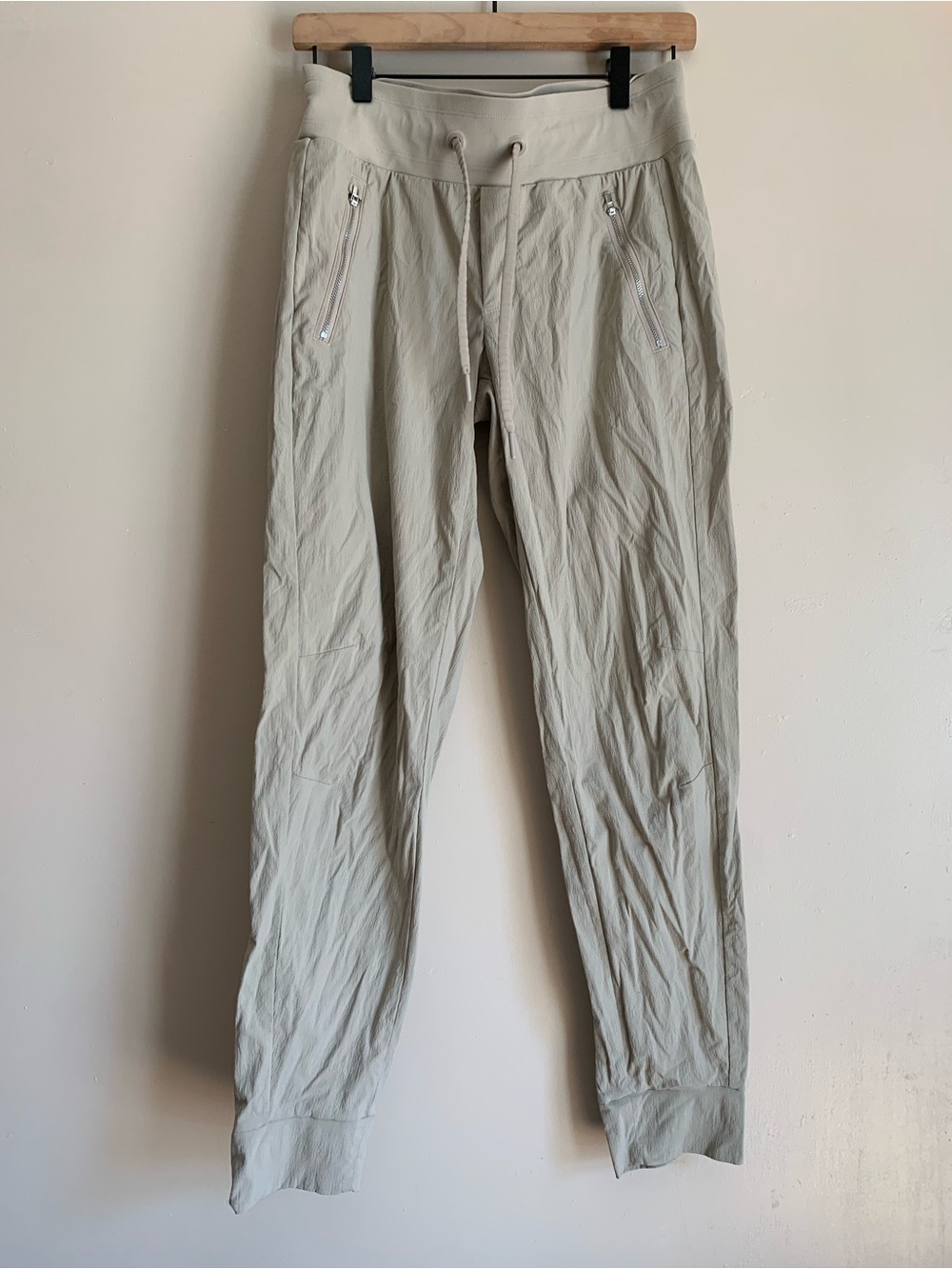 Athleta Light Beige Womens Drawstring Joggers Athletic Size 4/T Bottoms
